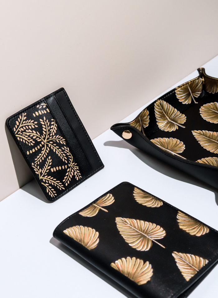 Pampa Leaves Black Tray