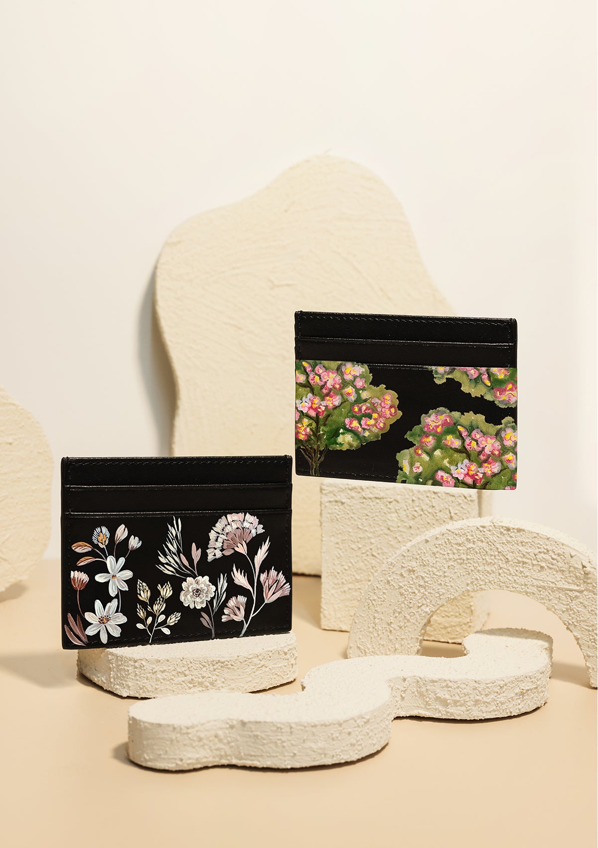 Magnolia Black Cardholder