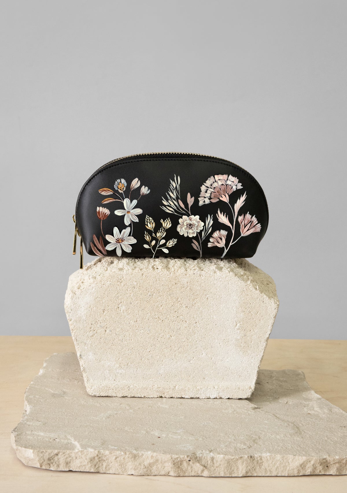 Mocha Mousse Black Makeup Bag