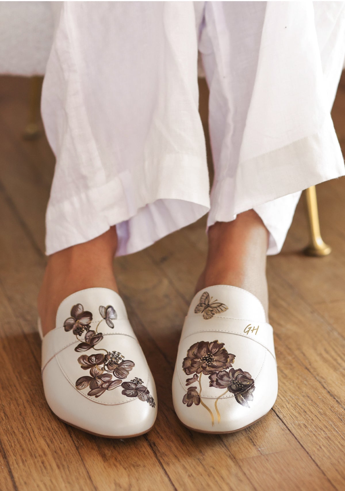 Coffee Flowers White Mule - ALEPEL