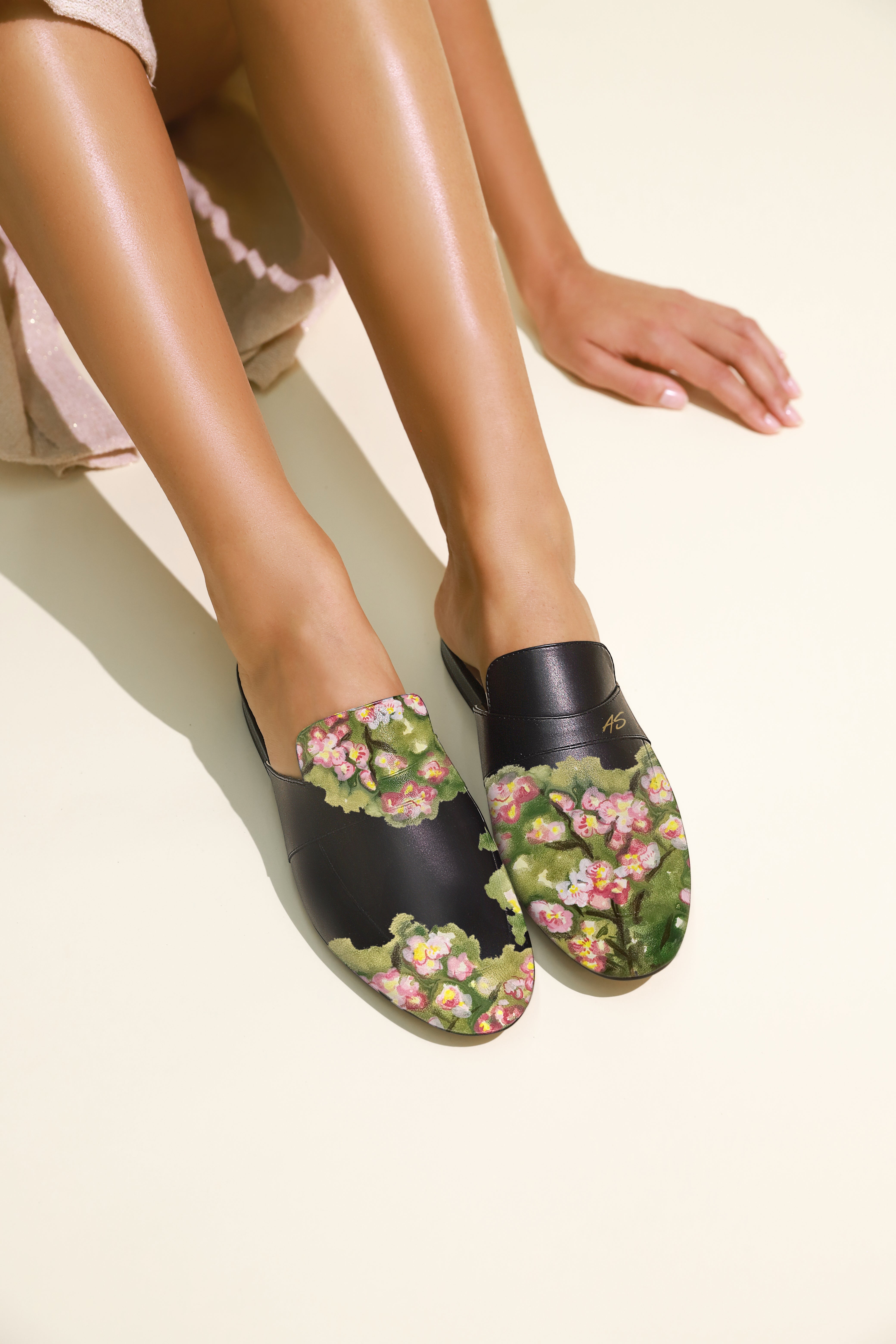 Magnolia Black Mule - ALEPEL