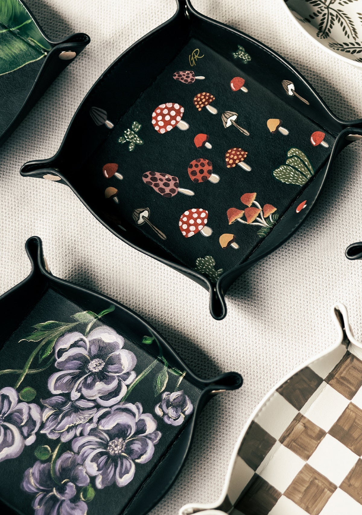 Mushroom Black Tray - ALEPEL