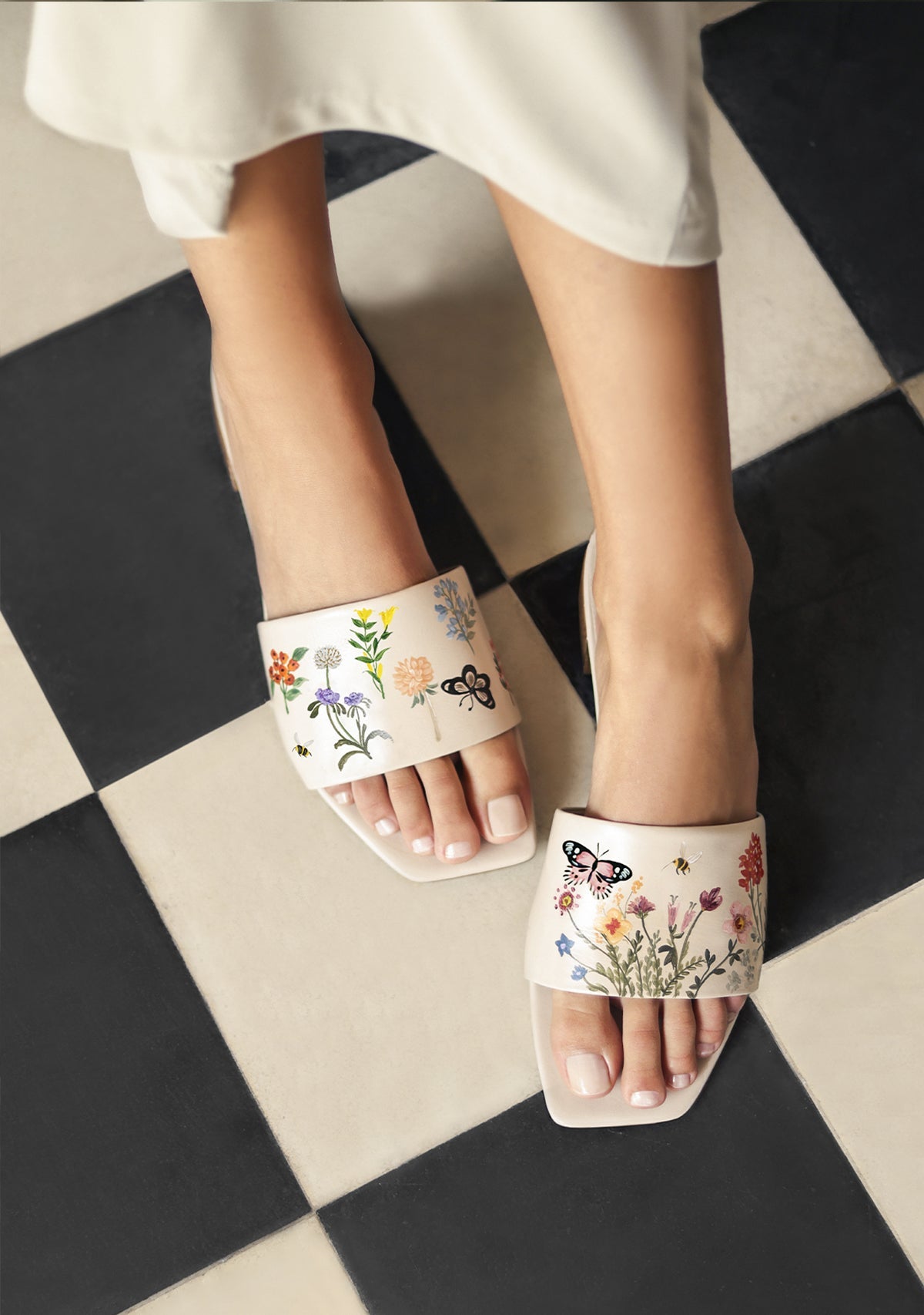 Pressed Flowers Beige Square - ALEPEL