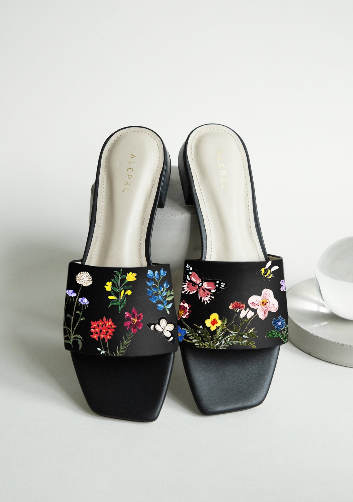 Pressed Flowers Black Square - ALEPEL