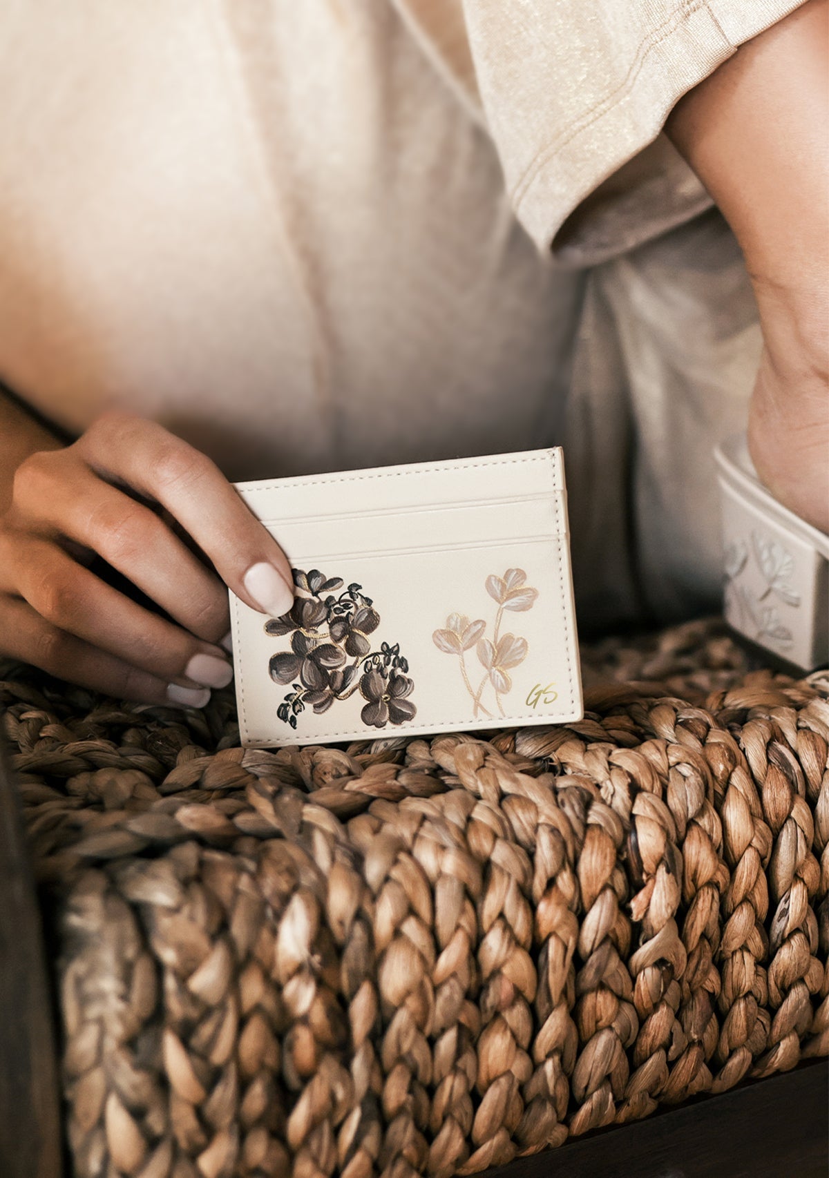 Coffee Flowers Beige Cardholder - ALEPEL