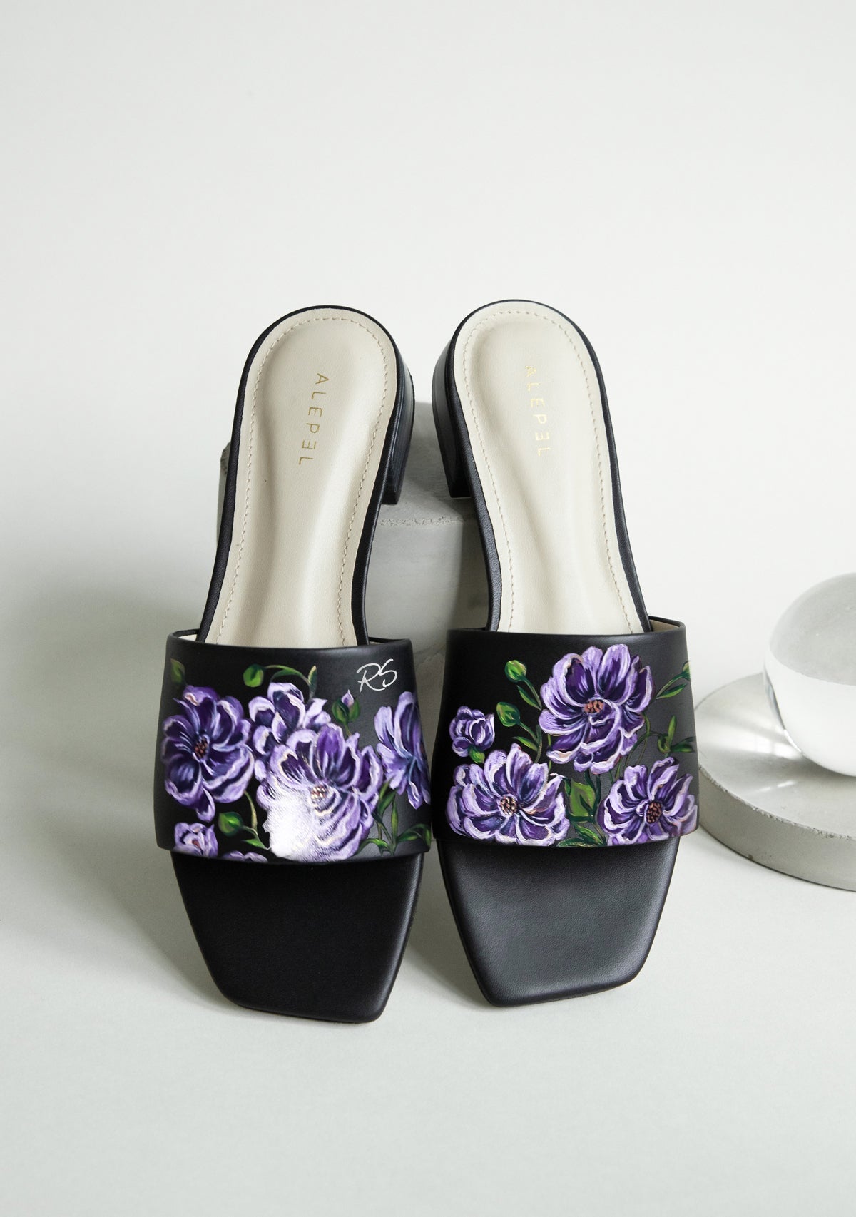 Cosmos Flower Black Square - ALEPEL