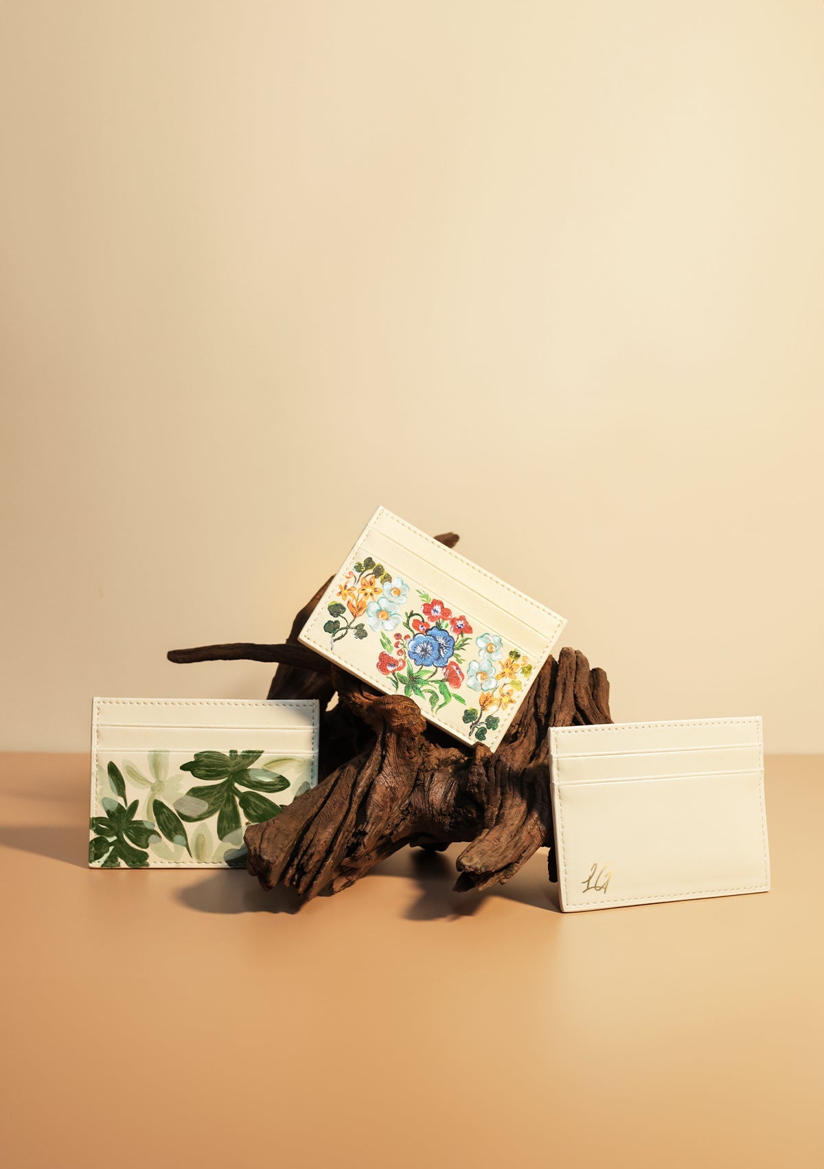 Fantasy Leaves Beige Cardholder - ALEPEL