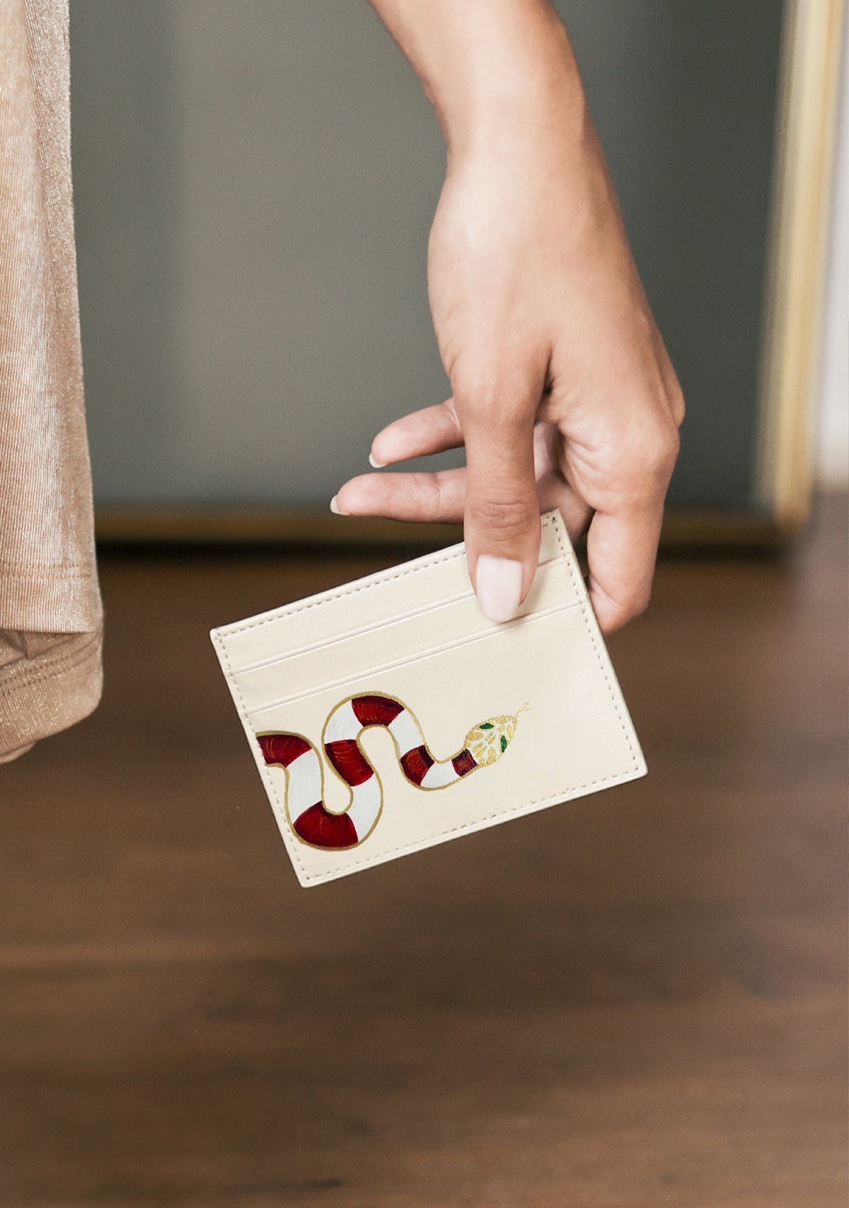 Gold Snake Beige Cardholder - ALEPEL