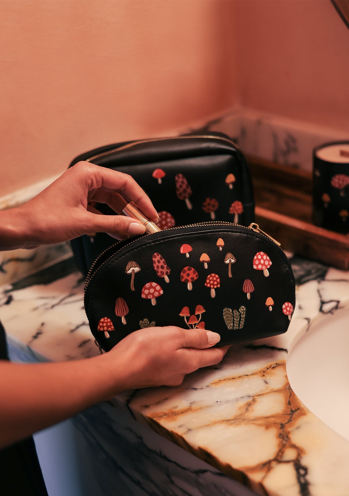 Mushroom Black Makeup Bag - ALEPEL