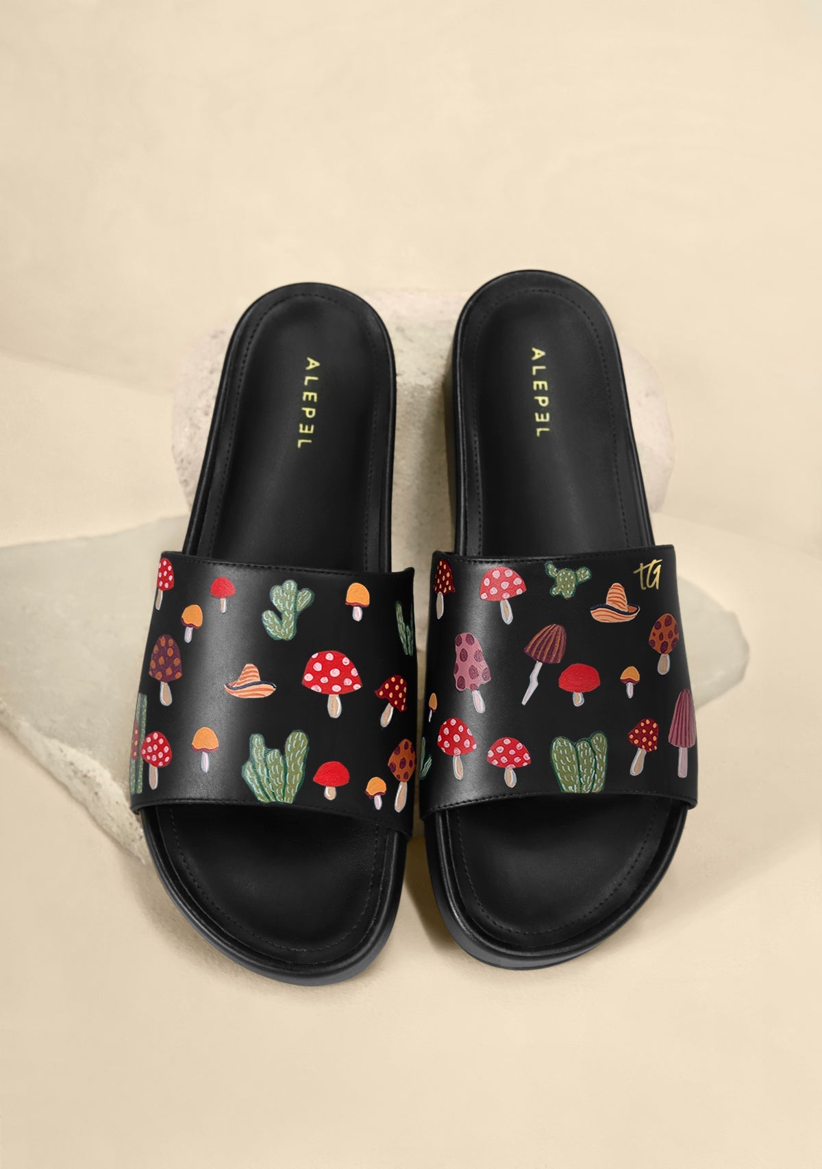 Mushrooms Black Slip On - ALEPEL