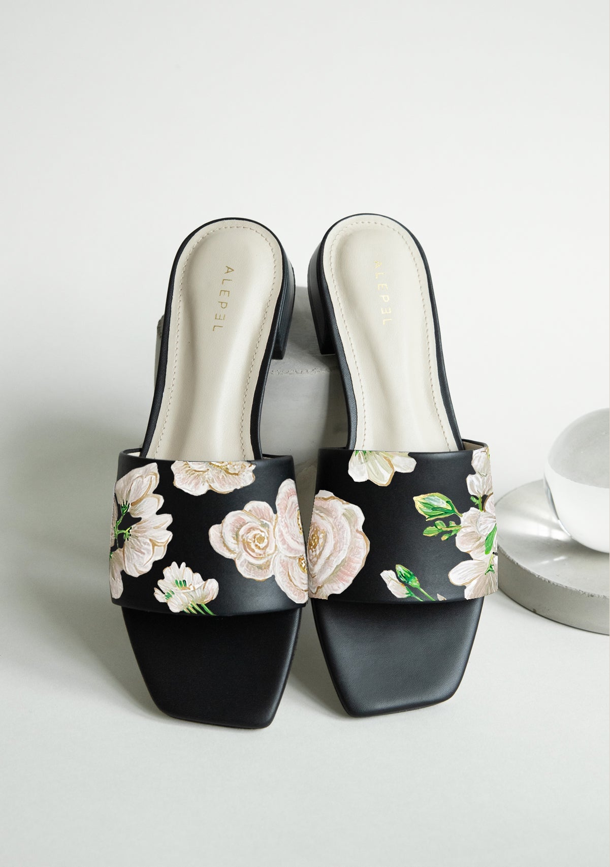 Black Square Custom Design - ALEPEL